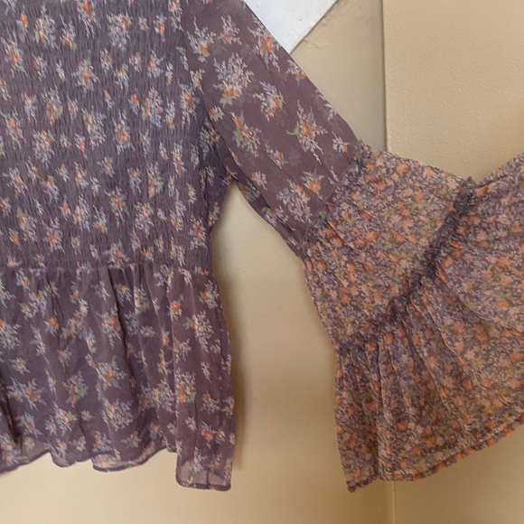 American Eagle Outfitters Floral Blouse in Lavender and Peach - Picture 2 of 3